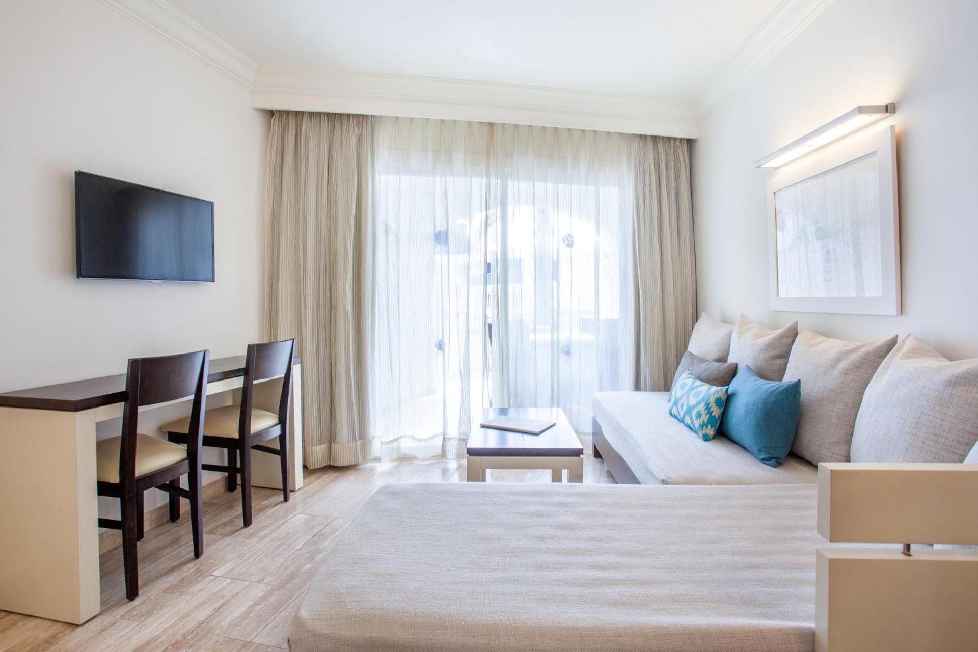 One-Bedroom Apartment with Garden View (2 Adults + 1 Child)