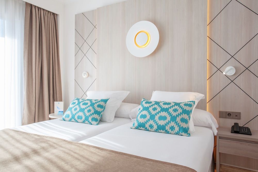 Grupotel Los Príncipes & Spa Double Room, Balcony (2 adults + 1 child)