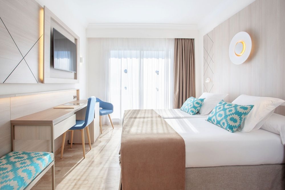 Grupotel Los Príncipes & Spa Double Room, Balcony (2 adults + 1 child) 4