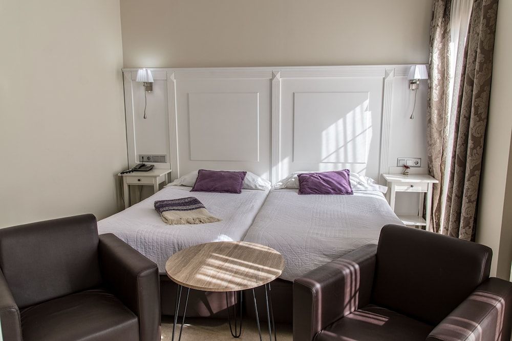 Hotel Sevilla Double or Twin Room 6