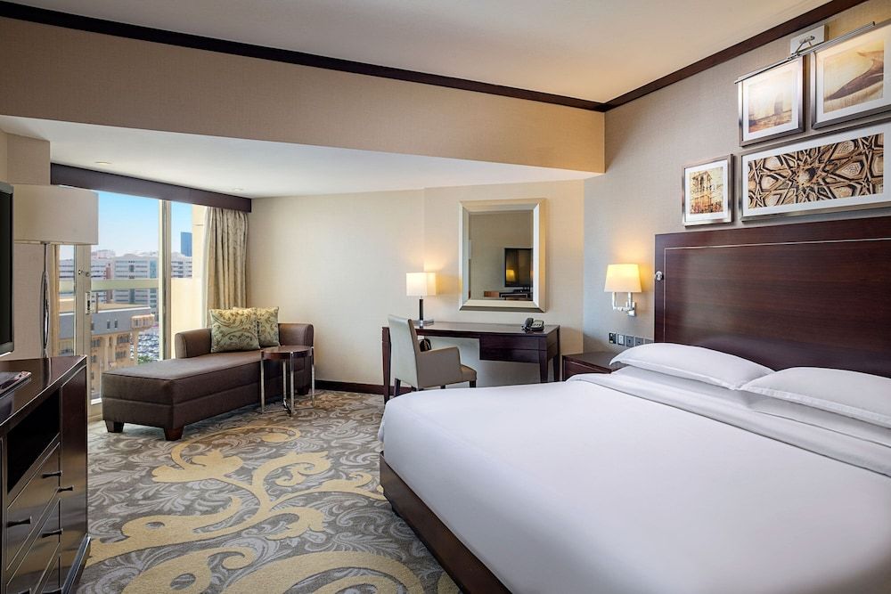 Deluxe Room, 1 King Bed, Non Smoking, City View