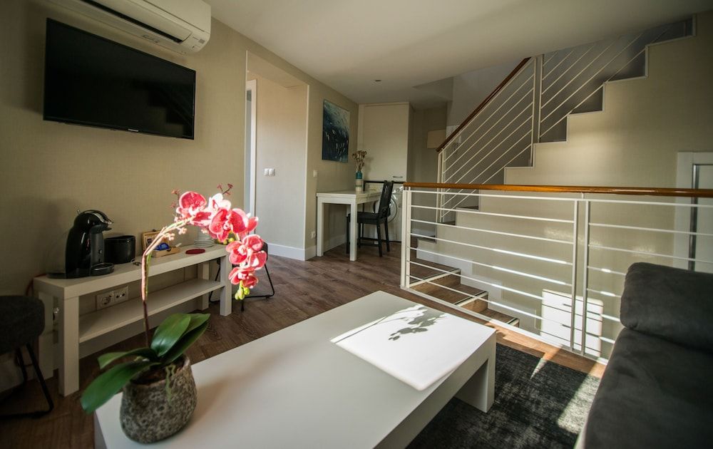 Apartamentos Cruz Light & Bright Penthouse near Puerta del Sol 11