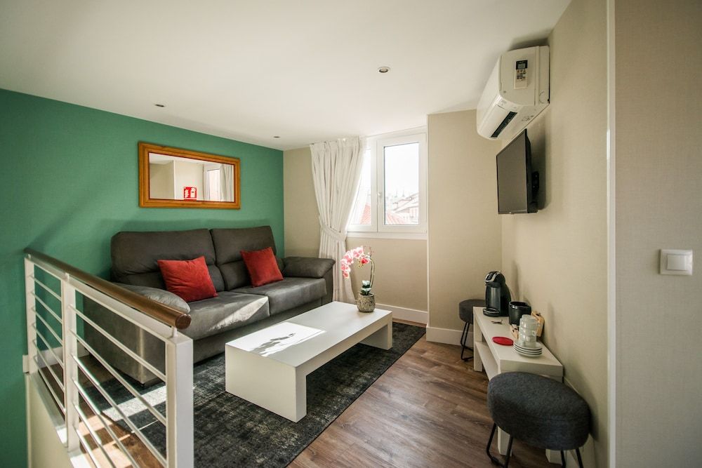 Apartamentos Cruz Light & Bright Penthouse near Puerta del Sol 10