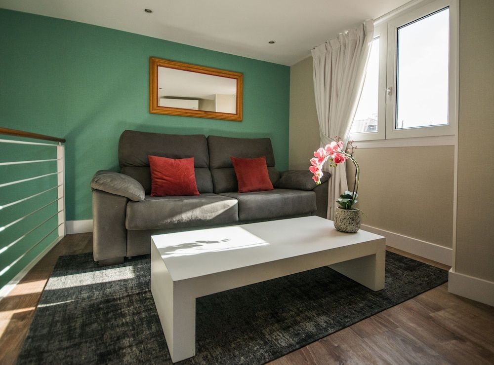 Apartamentos Cruz Light & Bright Penthouse near Puerta del Sol 9