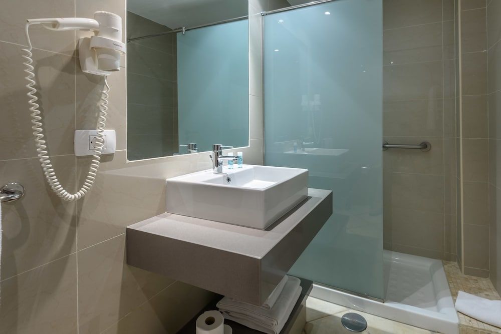 Ona Pearl Grey Apartment, 1 Bedroom 5