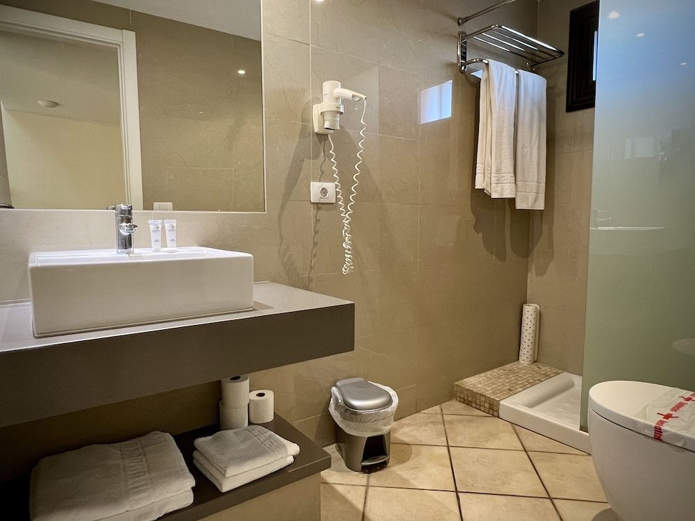 Ona Pearl Grey Apartment, 1 Bedroom 7