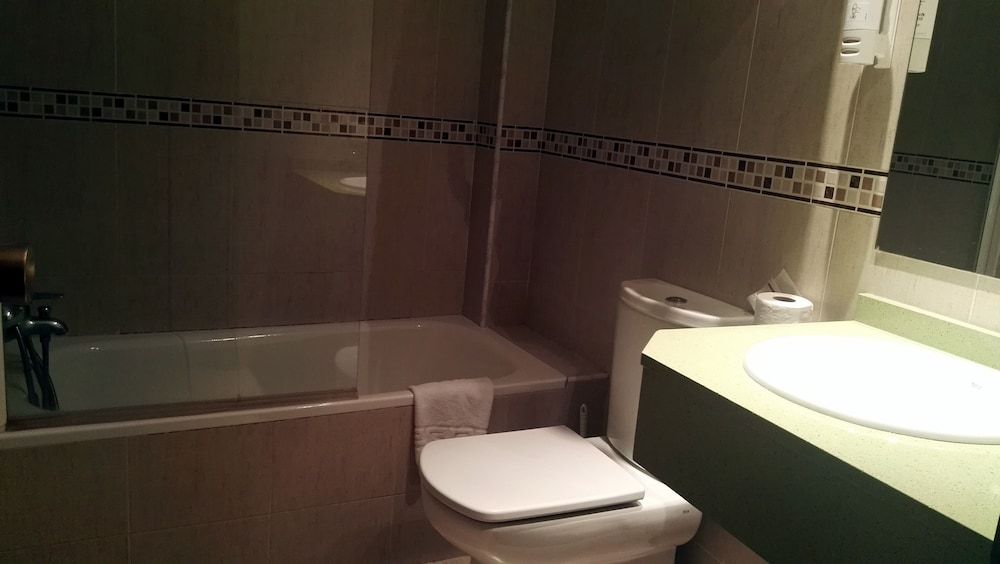 Hotel Tudanca Aranda II Triple Room 5