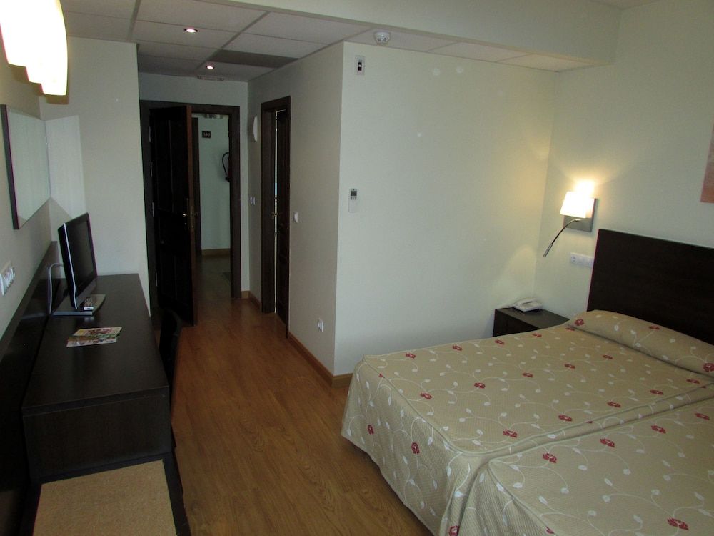 Hotel Tudanca Aranda II Double or Twin Room 3