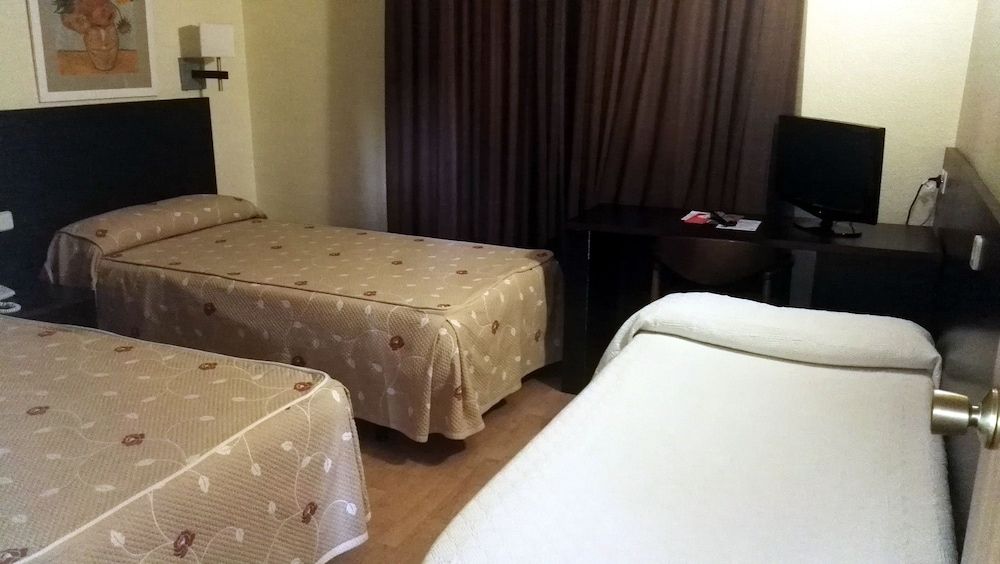 Hotel Tudanca Aranda II Triple Room 3