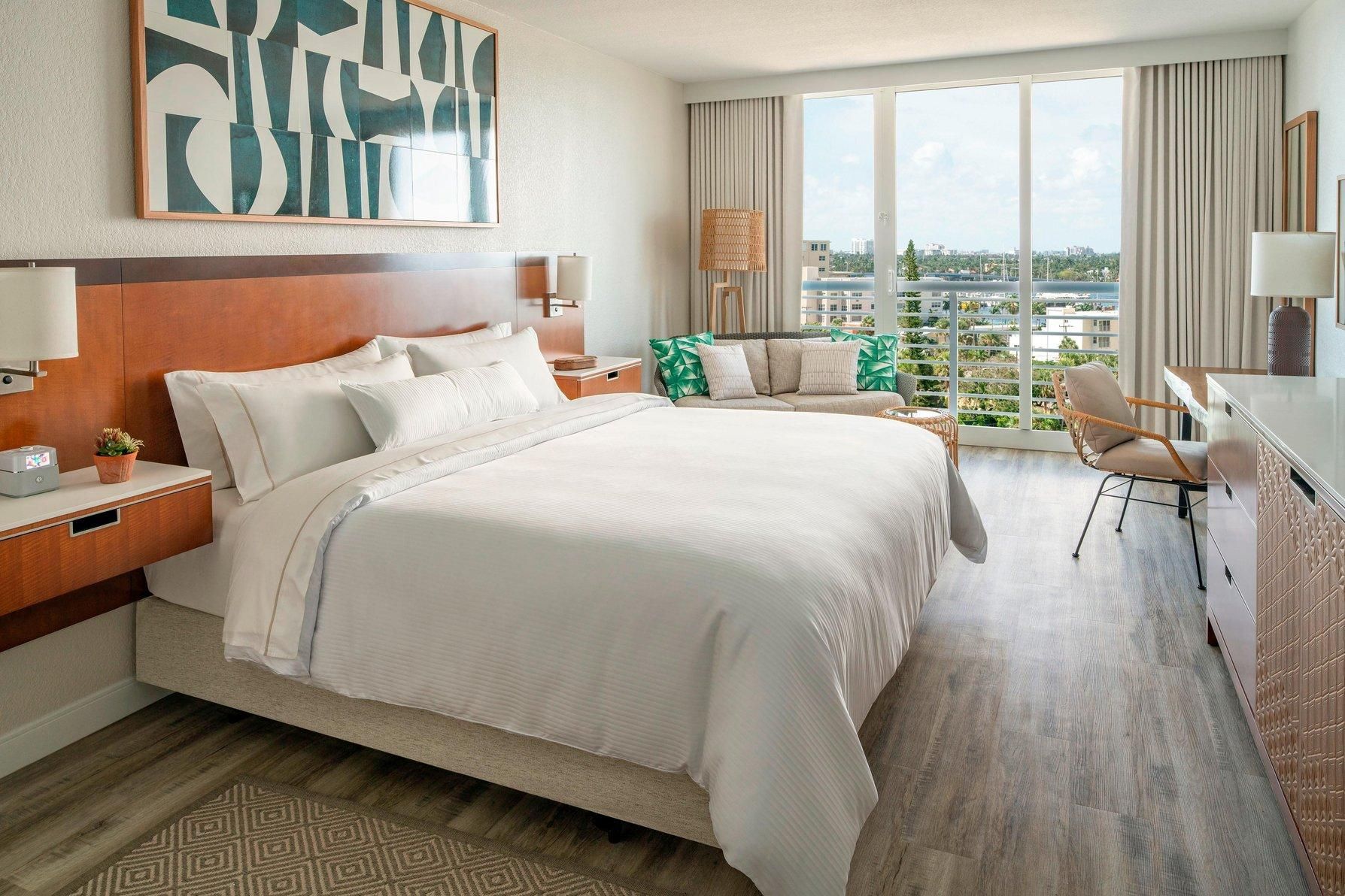 Superior, Guest room, 1 King, Intracoastal view