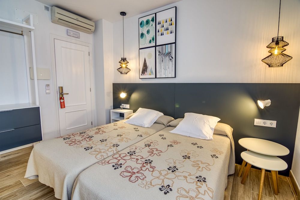 Hostal La Isla Double Room 6