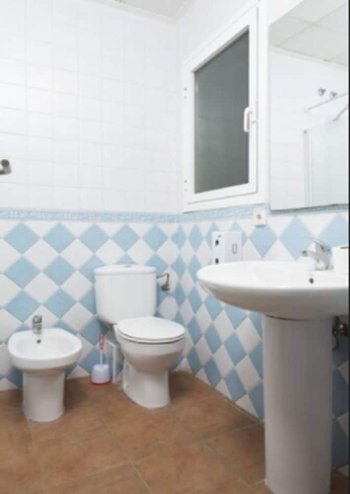 NWT Central Station Valencia Twin Room, Private Bathroom 4