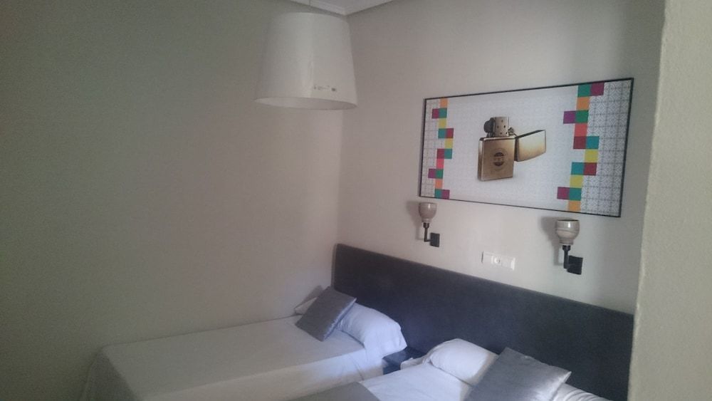 NWT Central Station Valencia Twin Room, Private Bathroom 3