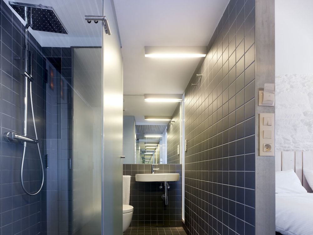 Moure Hotel Double or Twin Room 9