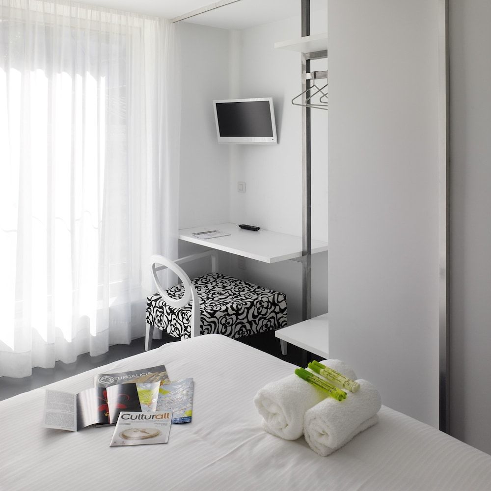 Moure Hotel Double or Twin Room 3