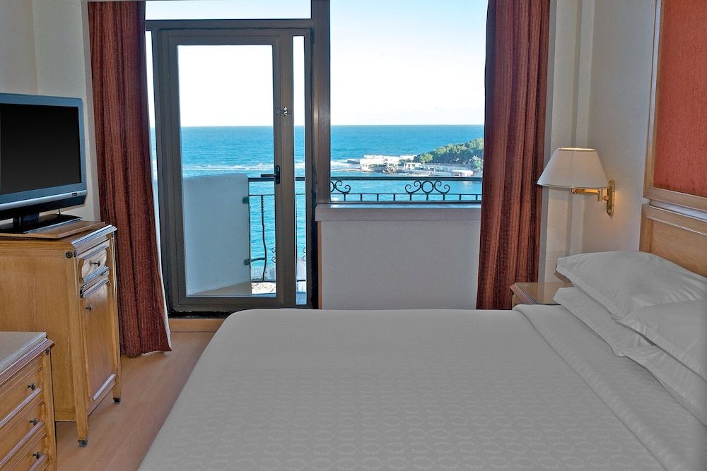 Junior Suite, 1 Queen Bed, Balcony, Sea View