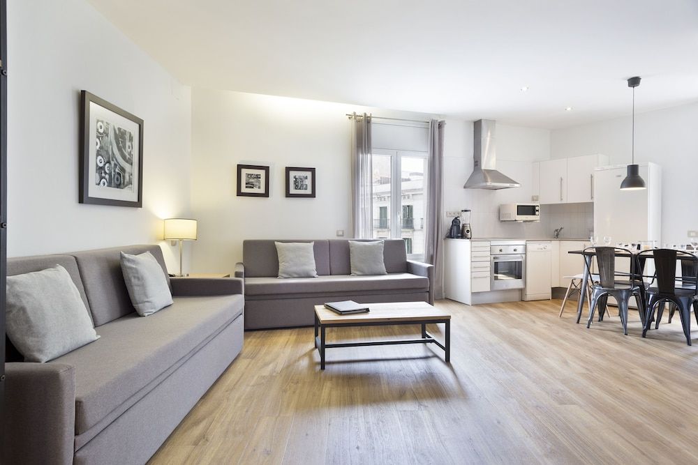 Amister Apartments Family Apartment 16