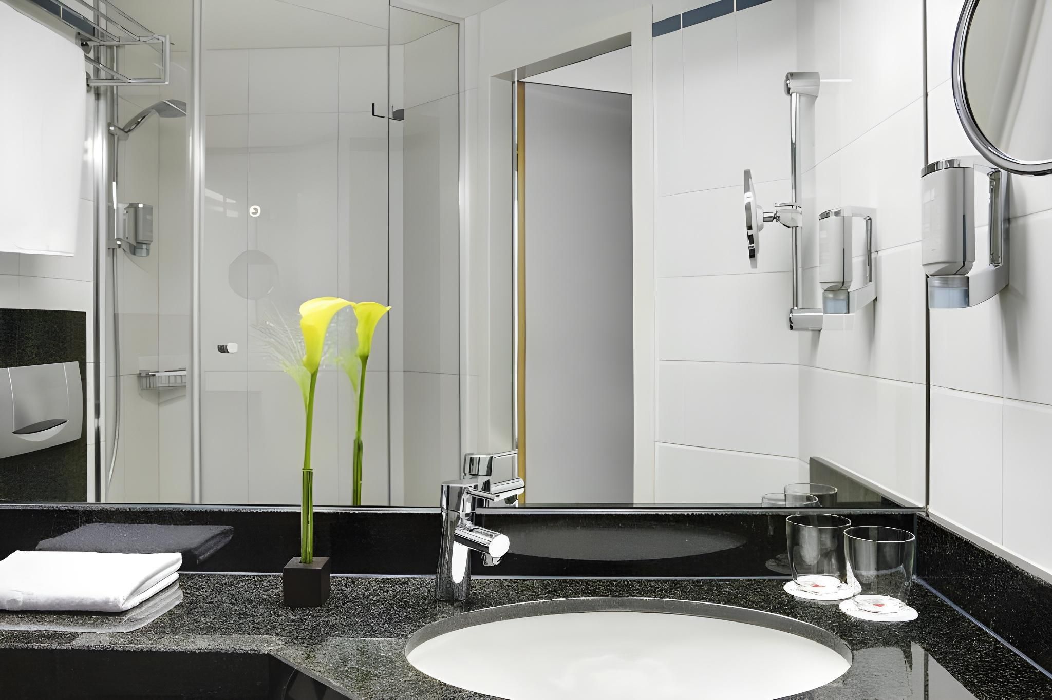 IntercityHotel Erfurt Standard Twin Room 3