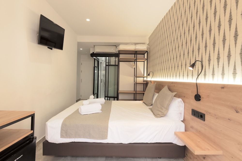 Hotel La Milagrosa Superior Double Room, Balcony, City View 7