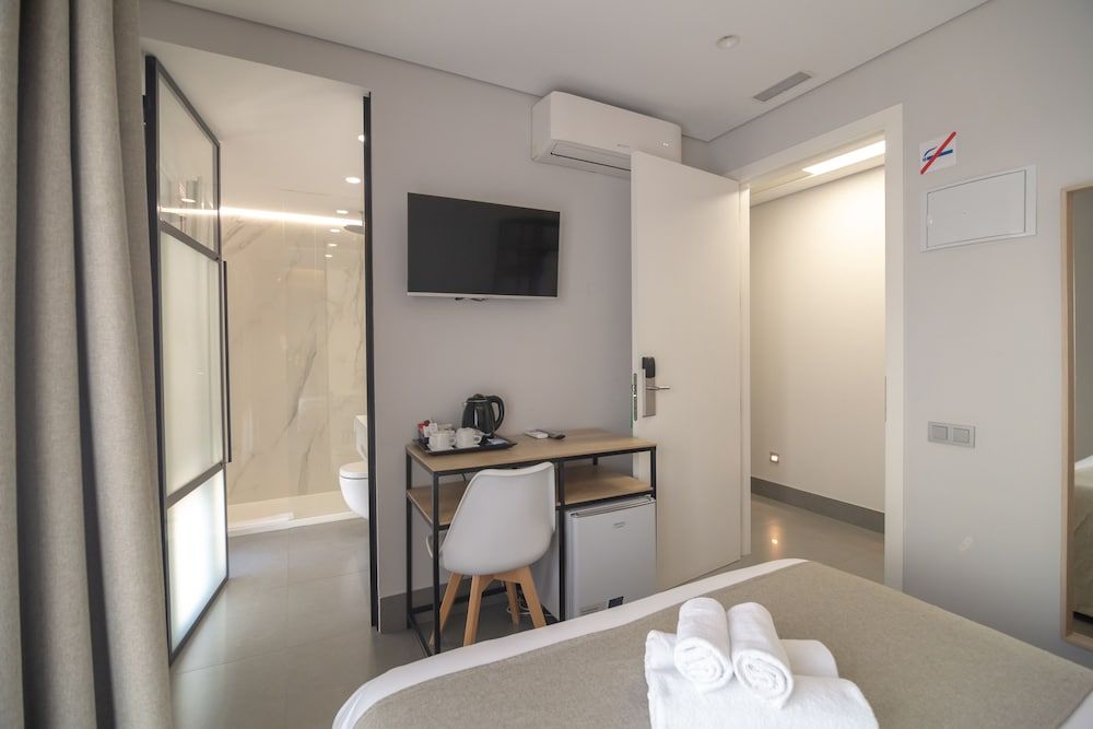 Hotel La Milagrosa Superior Double Room, Balcony, City View 19