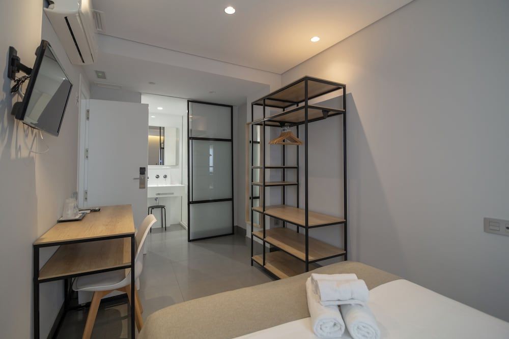 Hotel La Milagrosa Classic Room 4