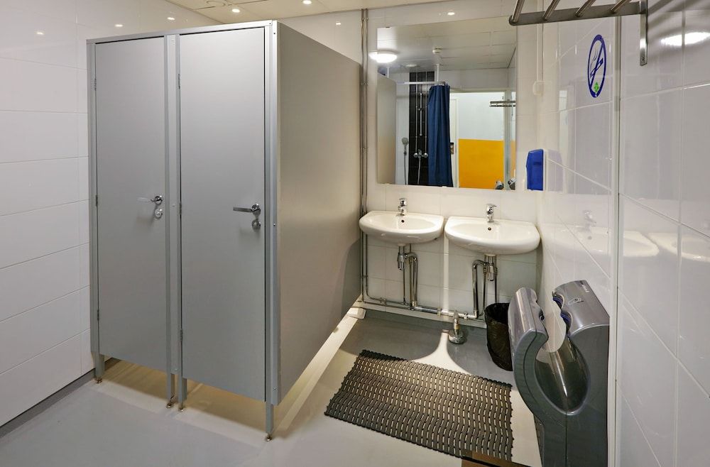 CheapSleep Helsinki - Hostel Double Room, Shared Bathroom 11