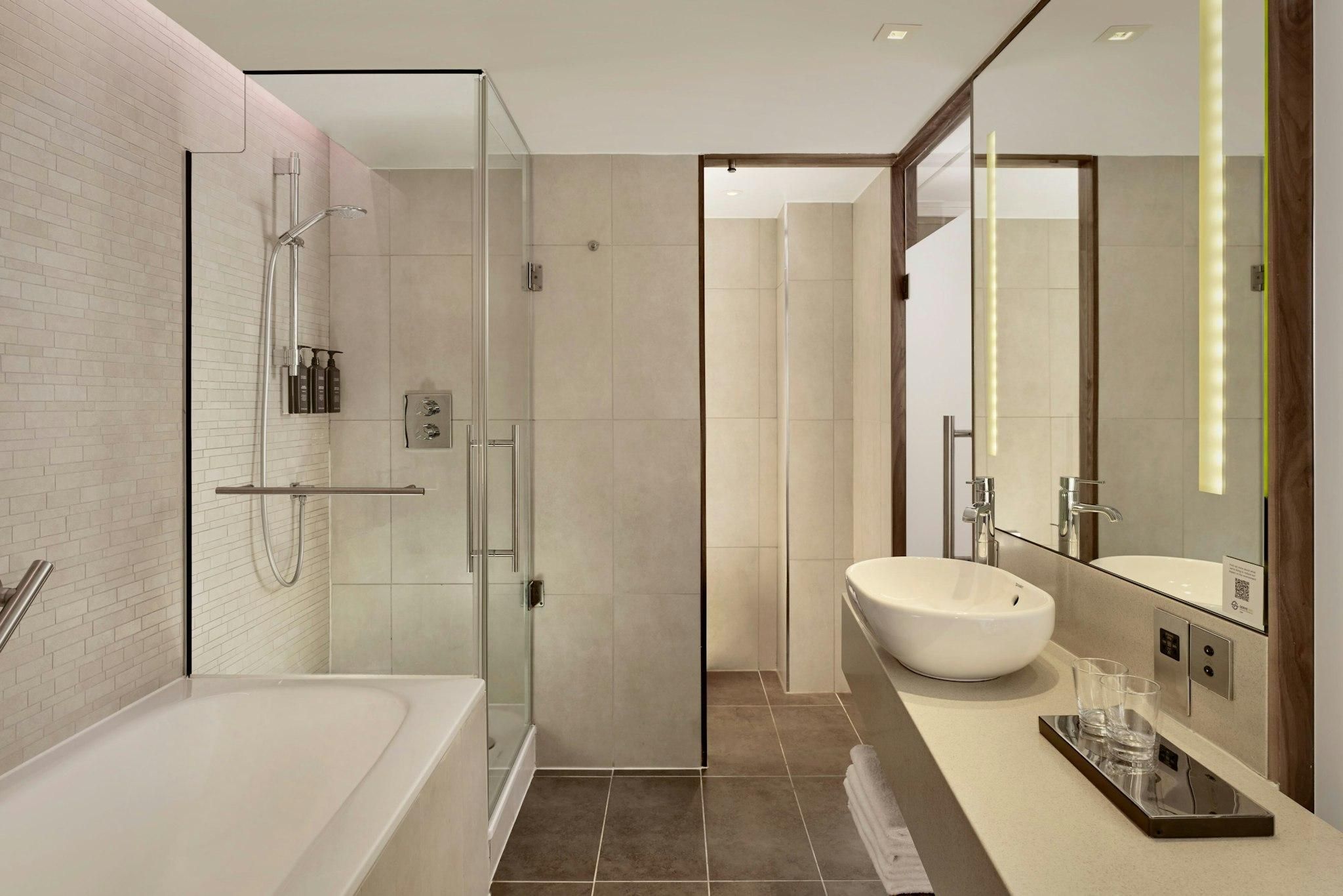 undefined Sheraton Grand Hotel & Spa, Edinburgh 7