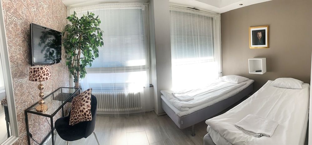 Hotel Harriet Standard Double or Twin Room 7