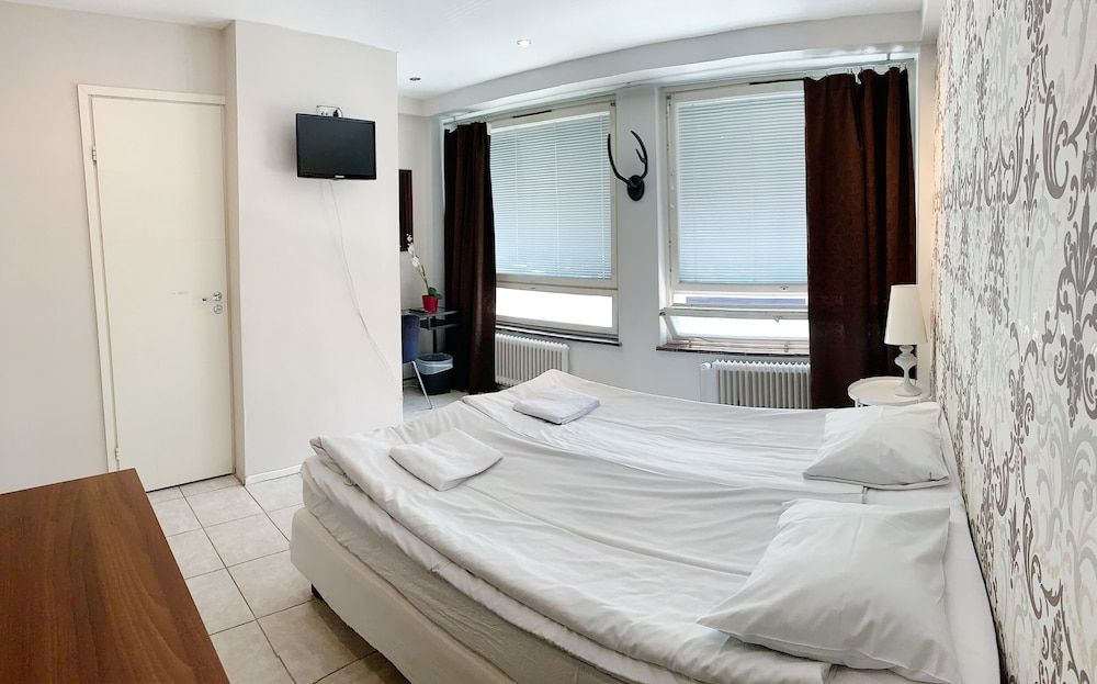 Hotel Harriet Standard Double or Twin Room 3