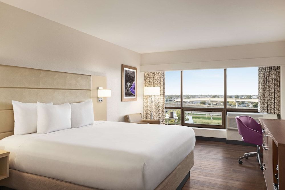 Junior Suite, 1 King Bed, Non Smoking