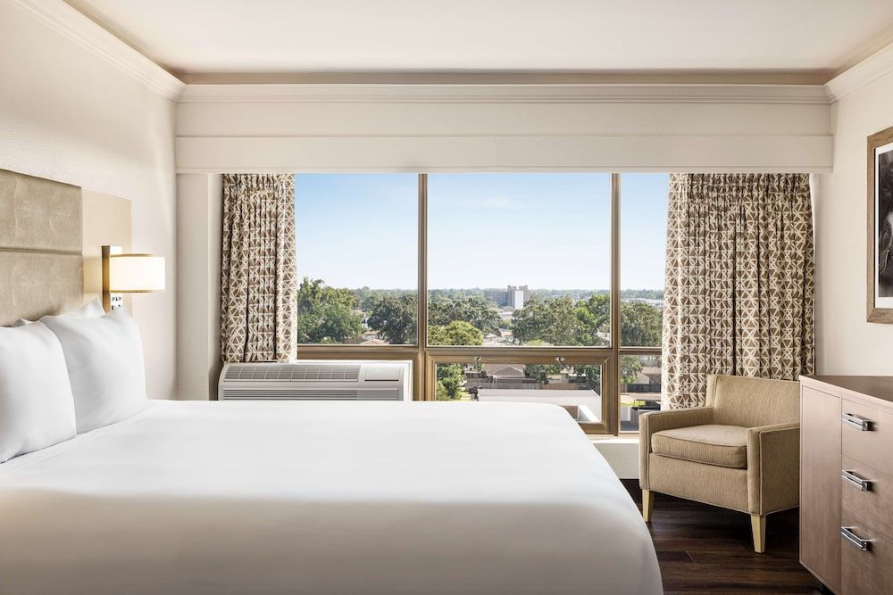 Suite, 1 King Bed, Non Smoking