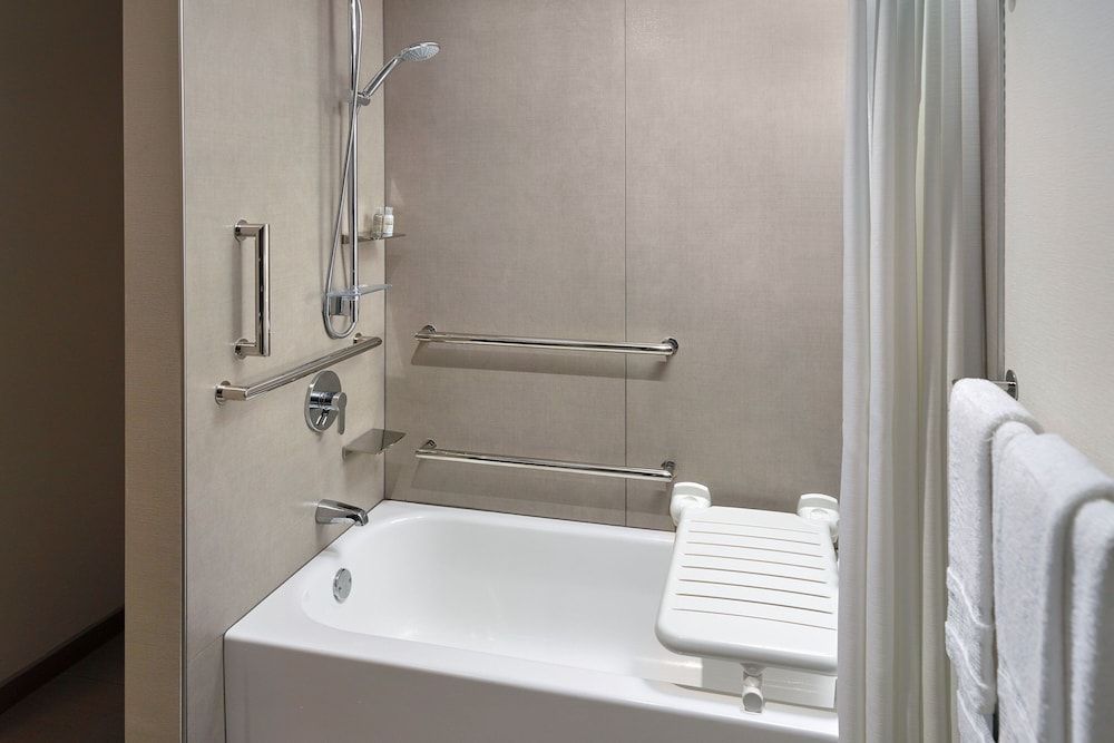 Sheraton Imperial Hotel Raleigh-Durham Airport/RTP Traditional Room, 2 Queen Beds, Non Smoking 2