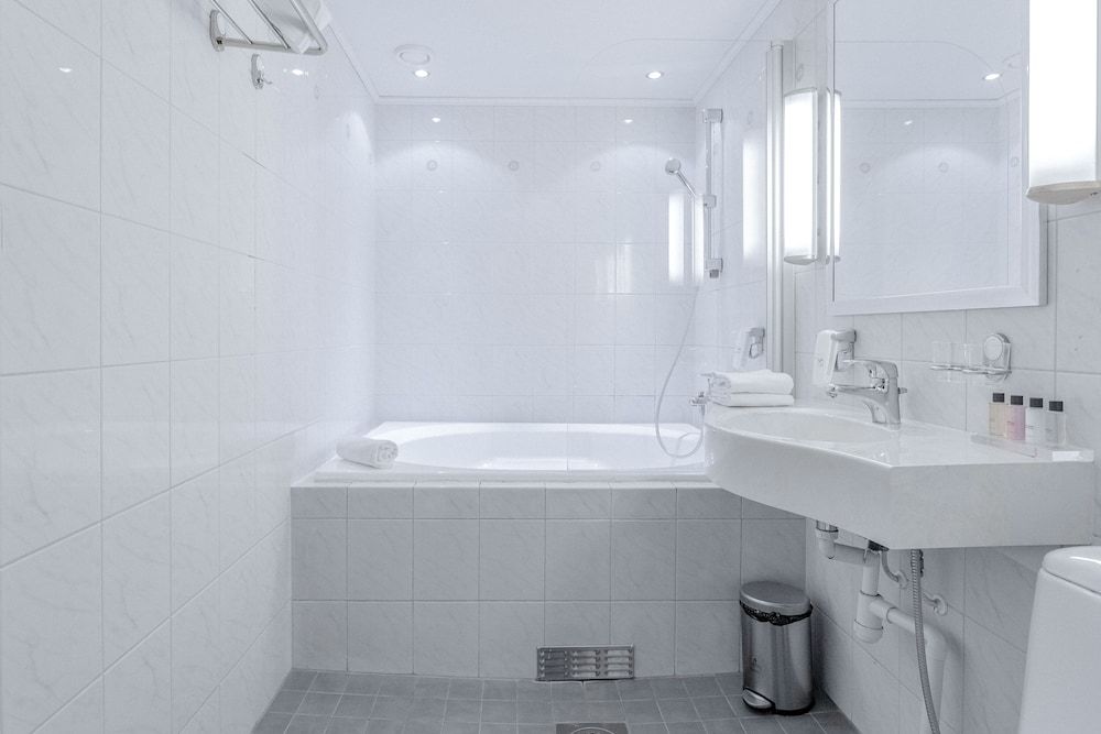 Holiday Club Turun Caribia Superior King Room with Bath(Family use, 2 adults + 2 children) 4