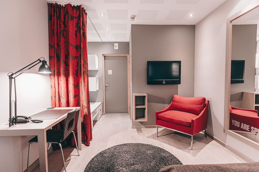 Centro Hotel Turku Twin Room 11