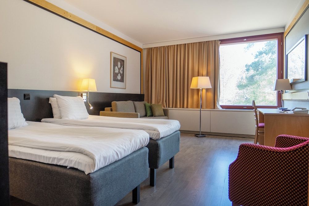 Hotelli Korpilampi Comfort Twin Room, Lake View 2