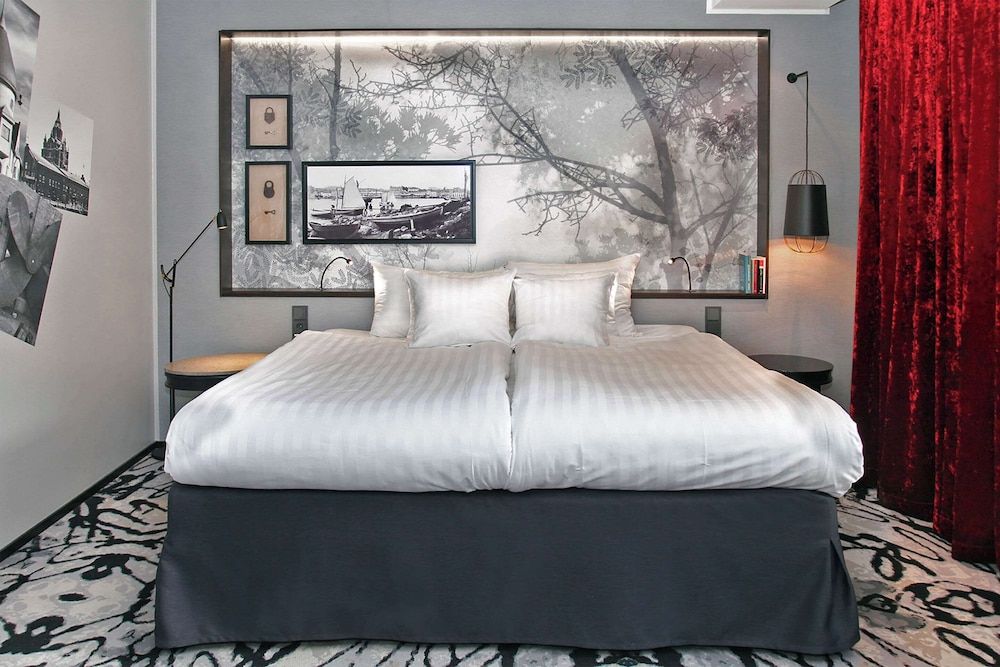 Family Room, 1 King Bed with Sofa bed, Non Smoking