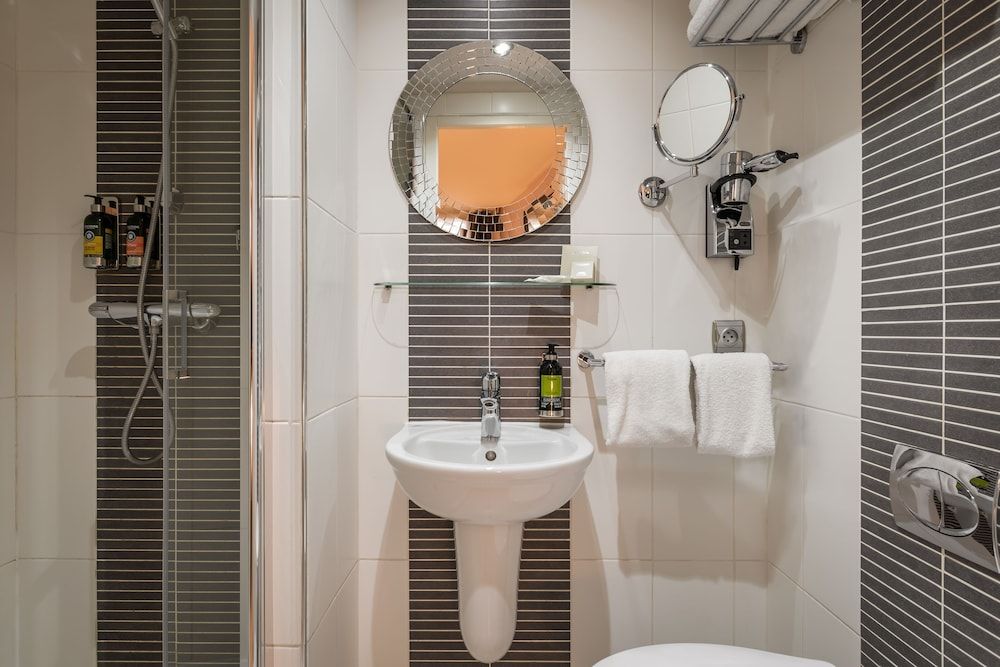 Hotel Arc de Triomphe Double Room 3