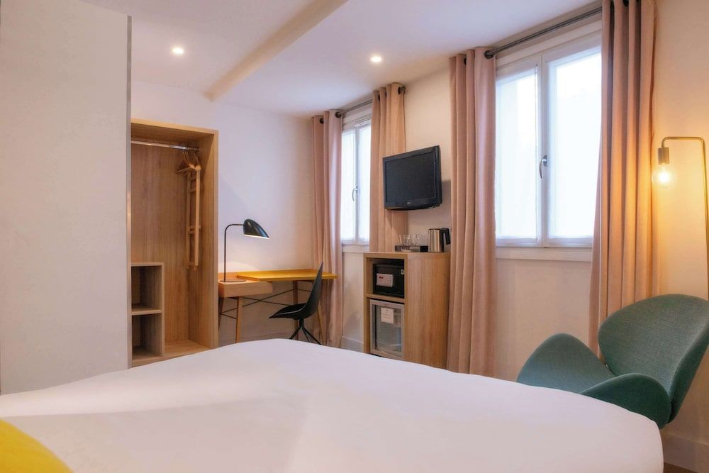 Hotel Arc de Triomphe Double Room 4