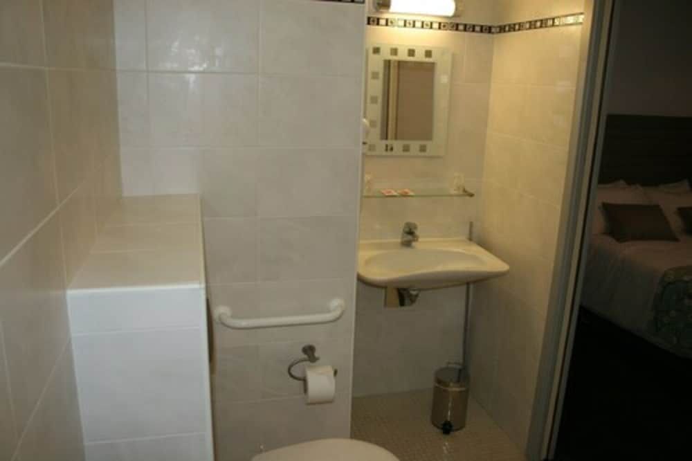 Hôtel Atlantic Superior Quadruple Room 4