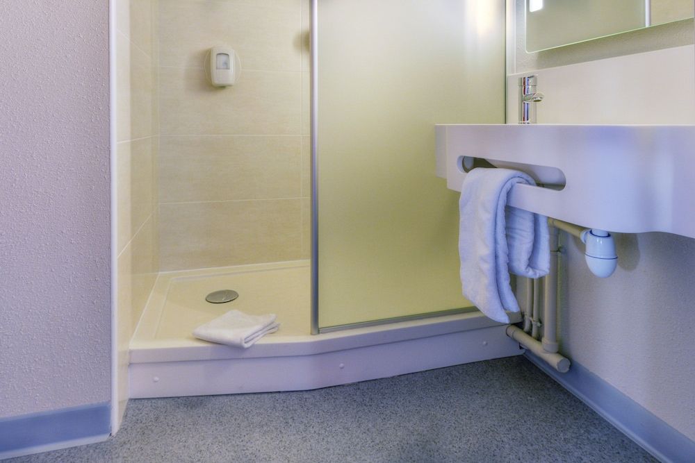 B&B HOTEL Marseille Les ports Twin Room, Non Smoking 3