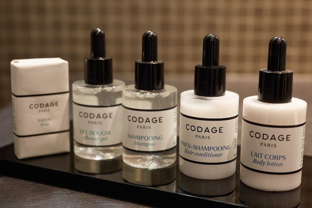 Hôtel du Petit Moulin, Haute Couture hotel by Lacroix Comfort Room 4