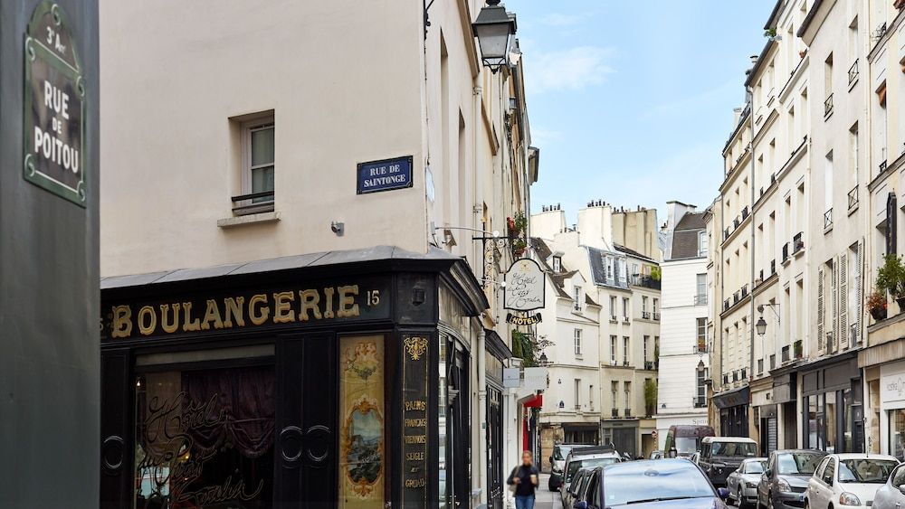 undefined Hôtel du Petit Moulin, Haute Couture hotel by Lacroix 7