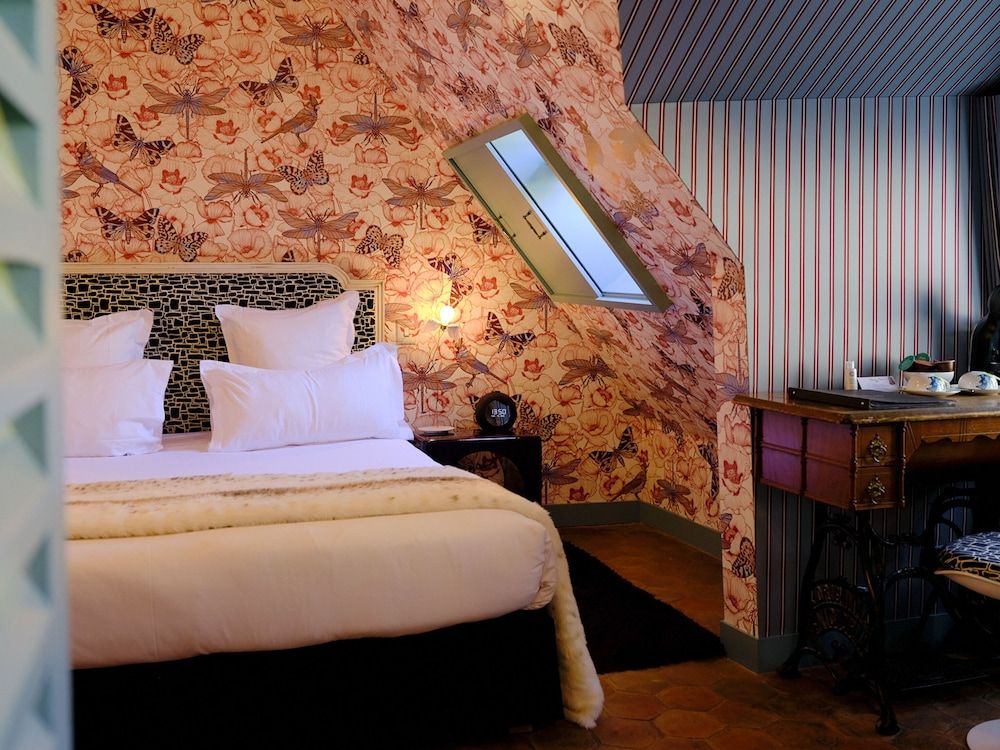 Hôtel du Petit Moulin, Haute Couture hotel by Lacroix Comfort Room 3