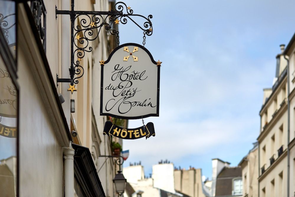 undefined Hôtel du Petit Moulin, Haute Couture hotel by Lacroix 6