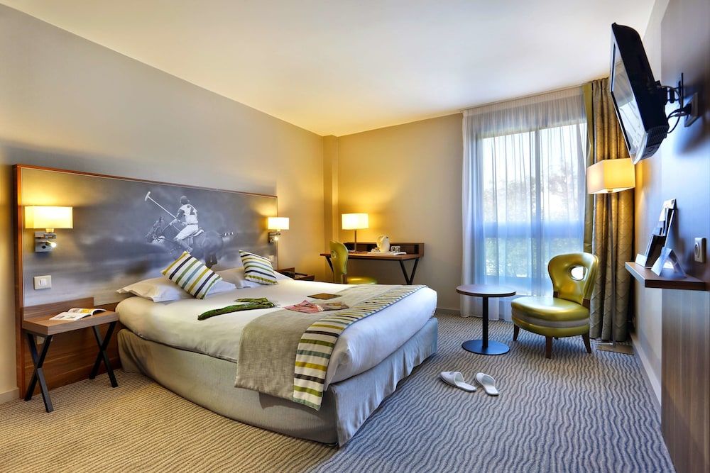 Best Western Plus Hotel Du Parc Chantilly Comfort Room, 1 Queen Bed, Non Smoking 3