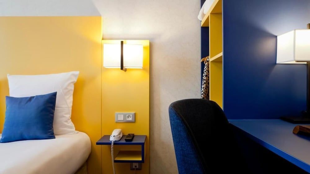 Hôtel des Remparts Classic Double or Twin Room 2