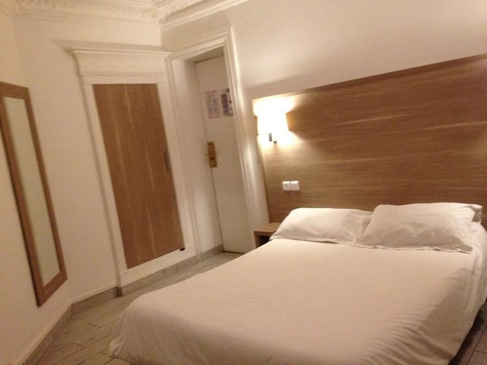 Hotel Montana Paris Lafayette Classic Double Room 4