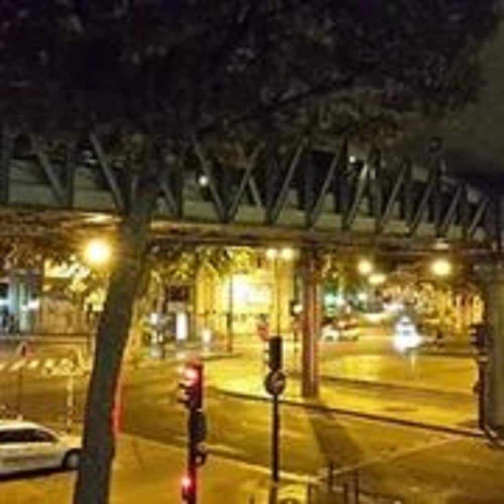 undefined Hôtel de la Comète 3