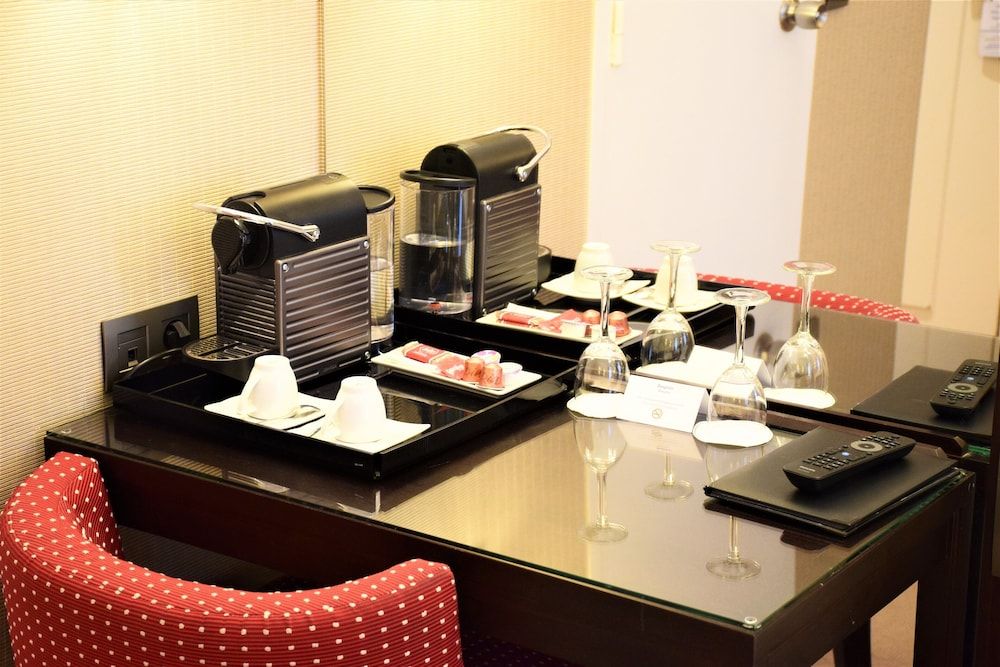 Folkestone Opéra Classic Room 7