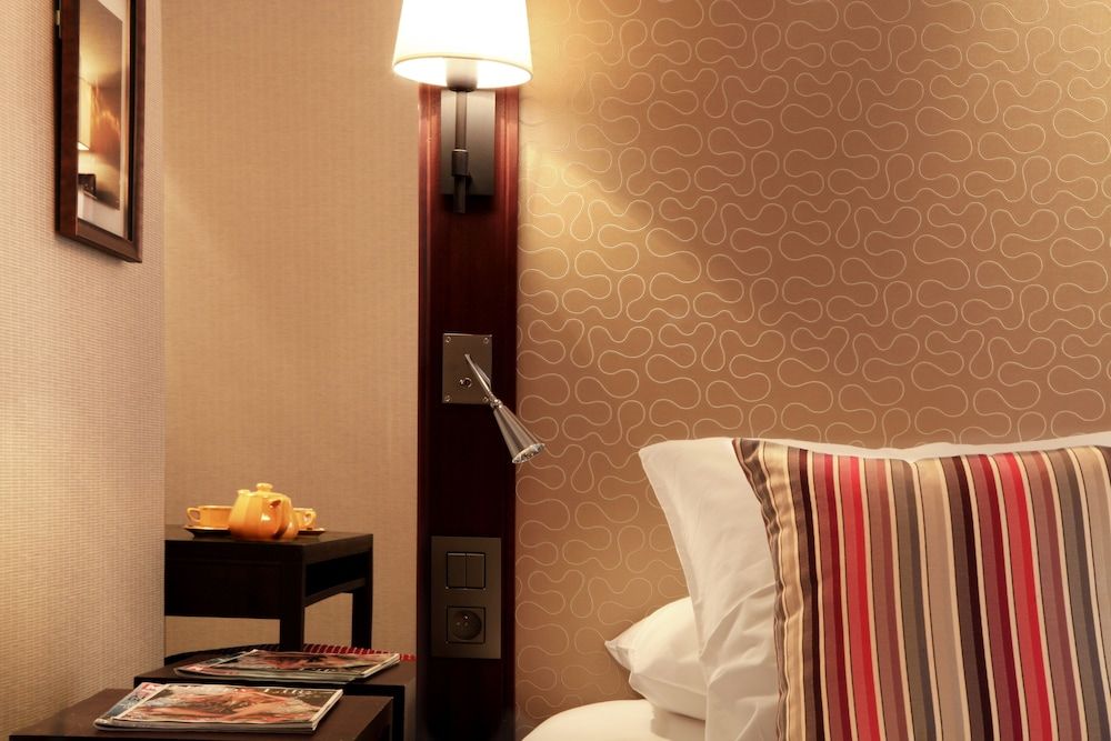 Folkestone Opéra Classic Room 3